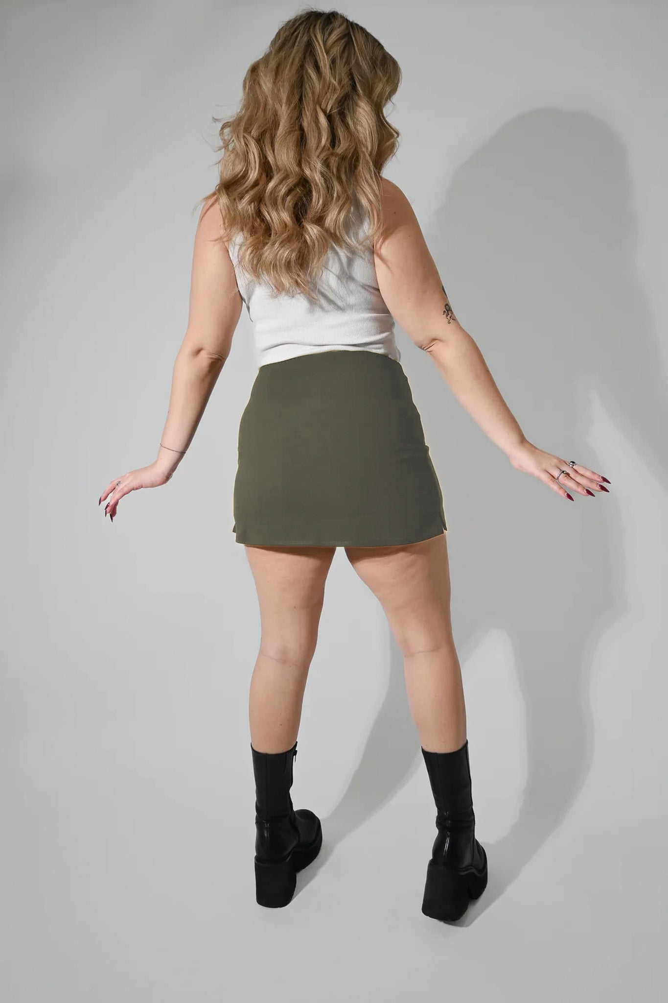 Kendall's Mini Skirt in White & Olive