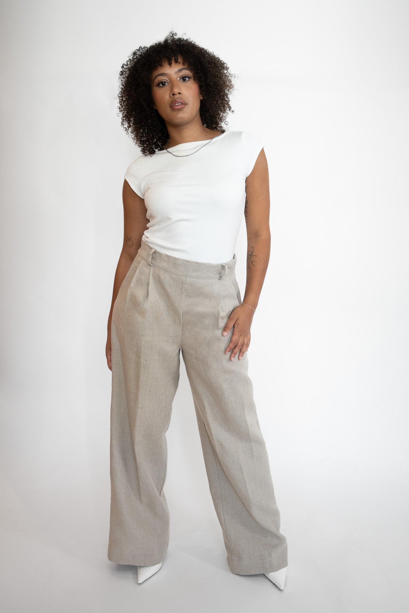The Acaso Perfect Fit Trouser in Oyster